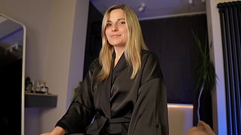 Horny Stepmom Woke Up Her Stepson to Fuck Him