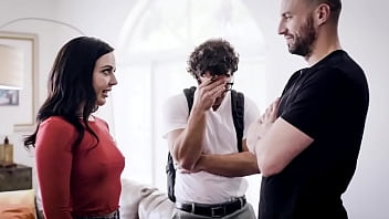 Cheating Girlfriend Whitney Wright Gets DPed By Boyfriends & BF