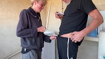 ACCIDENTAL HOMEMADE SEX WITH THE NEIGHBOUR - BLOWJOB AND DEEP