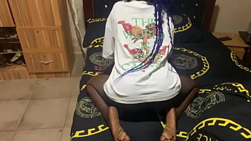 Teen knows how to ride a dick