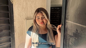 The obedient maid: daring orders for a juicy reward