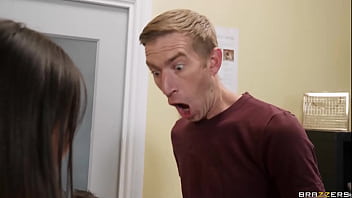 Sneaky Shoe Seduction - Yiming Curiosity / Brazzers /