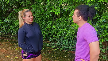 Running stranger fucks me in a park