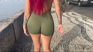 My slutty stepmother was showing off in the middle of