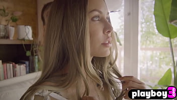 Hot blonde girl Nicole Aniston exposed stunning body and put