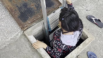 Worker Confesses His Darkest Fantasy To Sexy Boss Inside Water