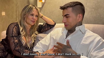 Blonde Milf Monique Fuentes fucks missionary guy who comes to