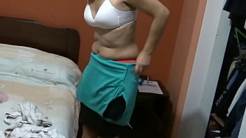 My step aunt's stepdaughter gets dressed and undresses in front