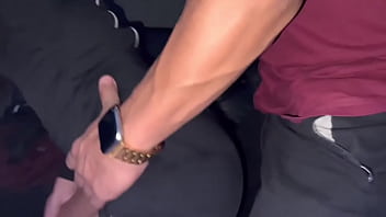 Novinha dances for another at the tobacconist and takes him