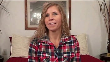 Desperate Amateurs hot big tit milfs and college age babes