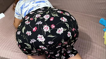 Mature MILF invited a man to her house and had