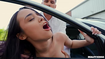 Picking Up A College Cutie / Reality Kings /