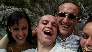 Among friends he also fucks, what nonsense !!