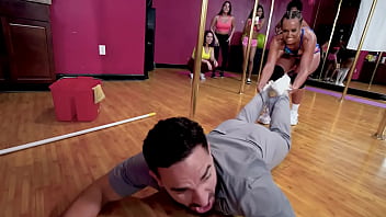 PAWG Kelsi Monroe Twerks Her Big Ass In Janitor Peter