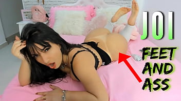 Sexy brunette from brazl JOI jerk off instructions for her