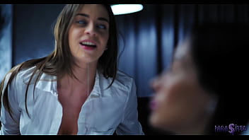 Josephine Jackson & Sasha Rose Parasited Lesbian Sex - Horny