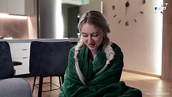 Sharing The Bed With StepSister on Vacation. She Got Scared