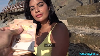 Beach Babe Fucked on a Public Beach and then in