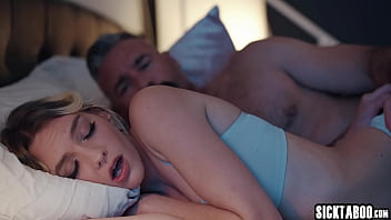 This family visit might be a lot more then MILF