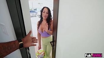 Maid Brianna Bourbon Huge Booty Catch Big Cock