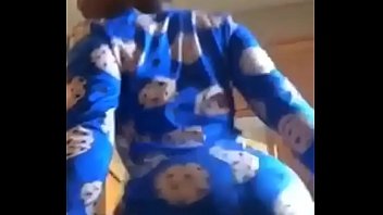 Sexy bubble booty teen twerk