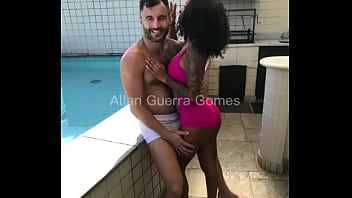 The day Ariella Ferraz met MMA fighter Allan Guerra Gomes