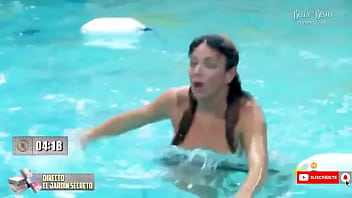 Samira drops her bra and you can see everything.