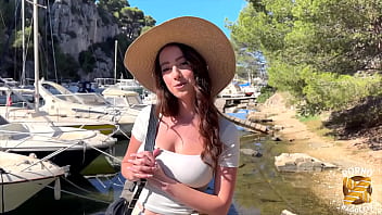 HelloLimoon, young naughty girl, loves to fuck