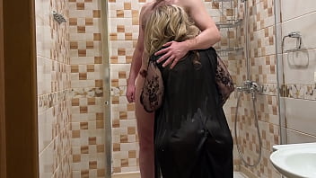 Stepmom washed stepson's dick in the bathroom and had sex