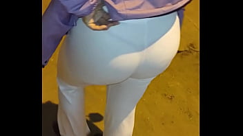 VENEZUELAN WHORE ON THE STREET