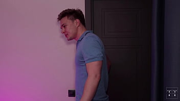 I tricked an Asian masseuse to have rough sex with