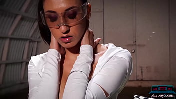 Petite latina Deisy Leon has just perfect natural tits and