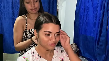 While I'm getting my nails done I fuck the stylist