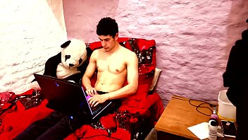 We meet to play Fortnite get horny and warm in