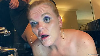 Jenna Jaymes Deepthroats And Gags On Stranger In Hot Tub