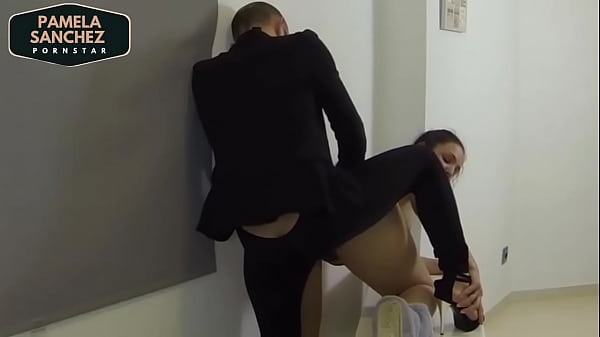 The boy jesus sanchezx He wears heels and she is