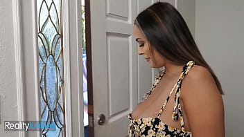 Sofi Ryan Shakes Her Big Tits To Let Alex Jett