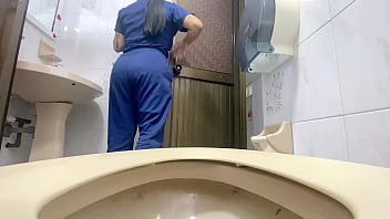 HOSPITAL BATHROOM RECORDS PATIENT AND NURSE PISSING