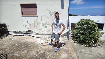 ITALIAN DIALOGUES - The HOUSE PAINTER puts the finishing touches