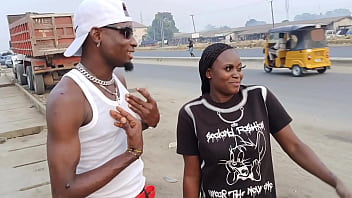 Horny Portharcourt lady meets a stranger on the street for