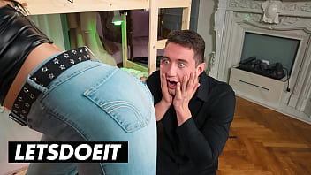 Ukrainian Beauty Mary Bambola Has Her Tight Twat Rammed By