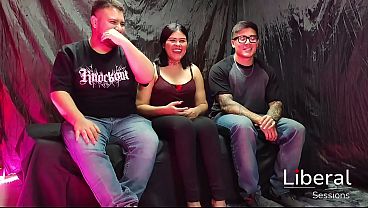 CUCKOLD WATCHES HIS WIFE BEING FUCKED IN FRONT OF HIM