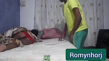 CHAT GIVING HER PUSSY YUMMY