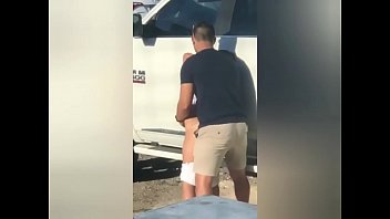 Fell on the Net. Gostosa Being Spotted giving pro Boyfriend