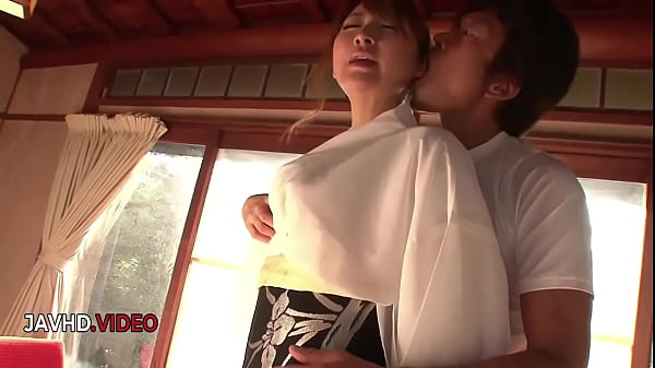 Japan JAV Seductive Babe Gives Blowjob In Advance To A