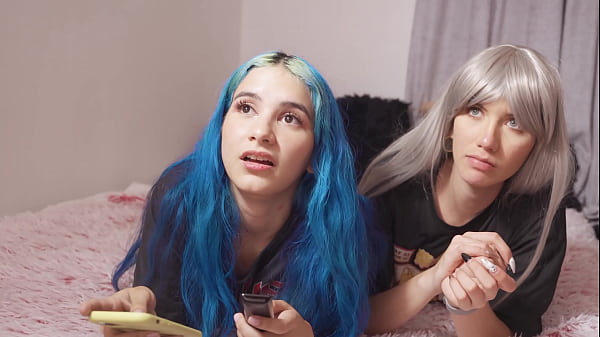 Yenifer Chacon and Min Galilea masturbating togeter