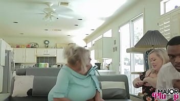 Kayla Kleevage Catches Bunny De La Cruz Sucking Rome Major&rsquo;s