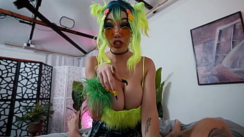 "DON'T LOSE YOUR STREAK!" Duolingo breaks into my house and