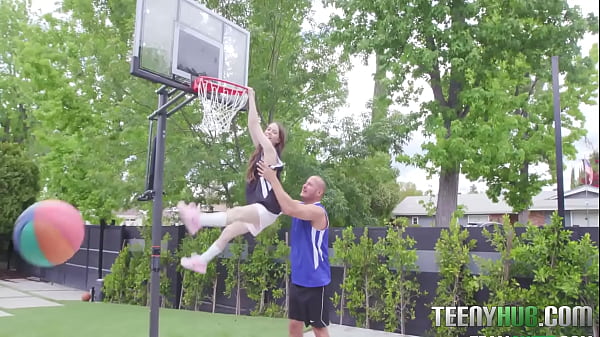 Petite Dunk Sia Wood , Danny Mountain