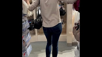 Slutty Teen Lets Boyfriend Use Remote Control Lush Vibrator in